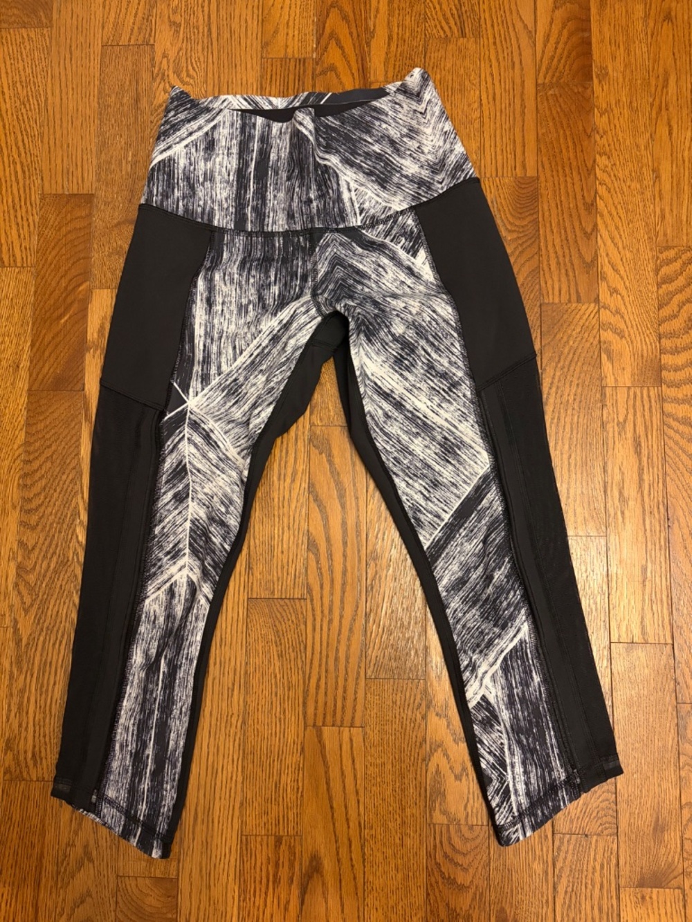 LULULEMON Wunder Under High-Rise Crop 22" Black White Brushstroke Mesh Size 6